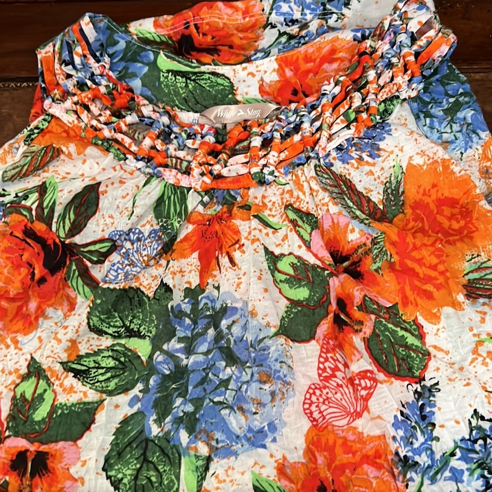 White Stag Floral Tank Top With Cute Braided Neckline Size Medium - Picture 7 of 9